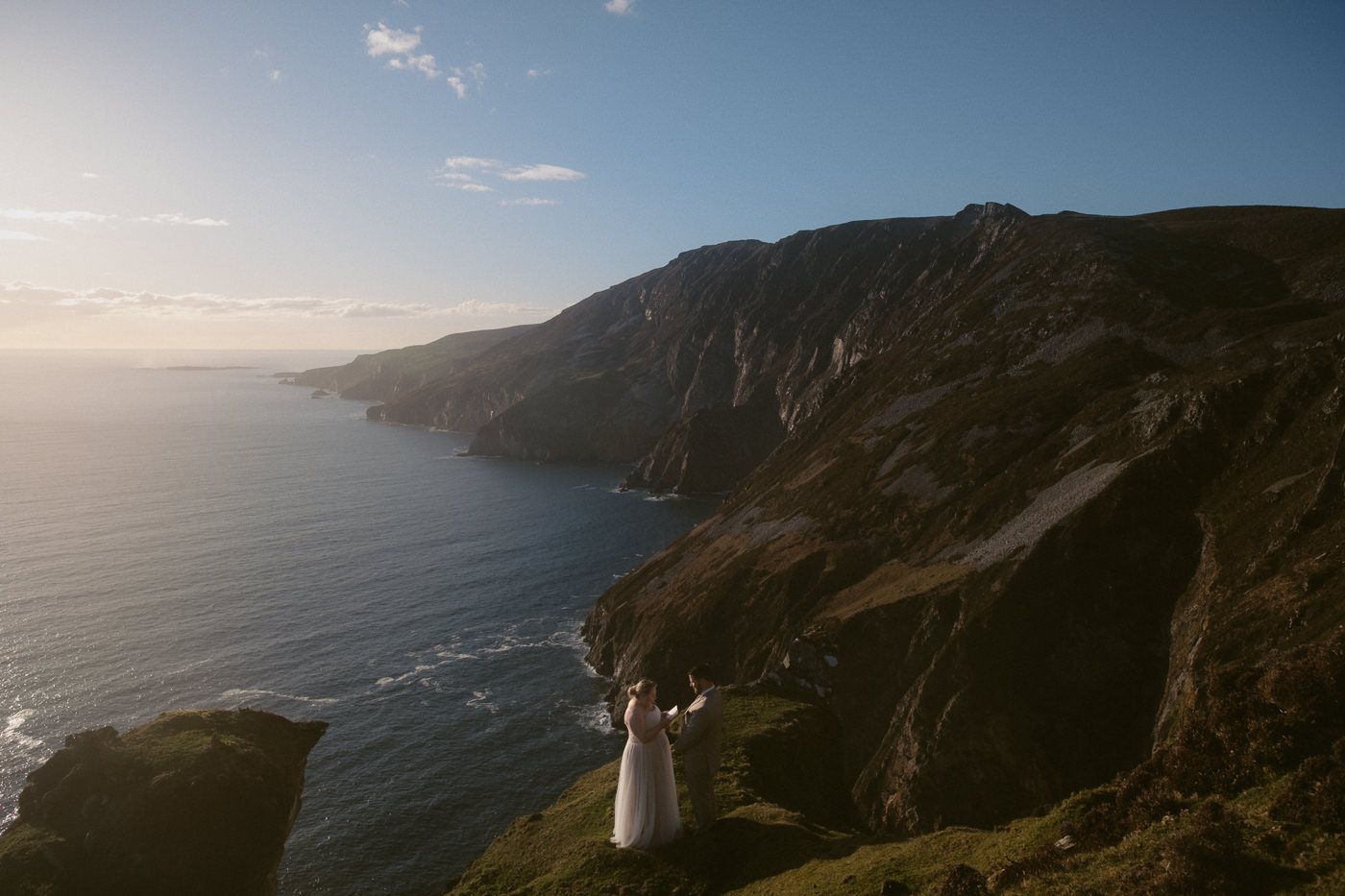 An intimate ceremony at a Slieve League cliffs elopement