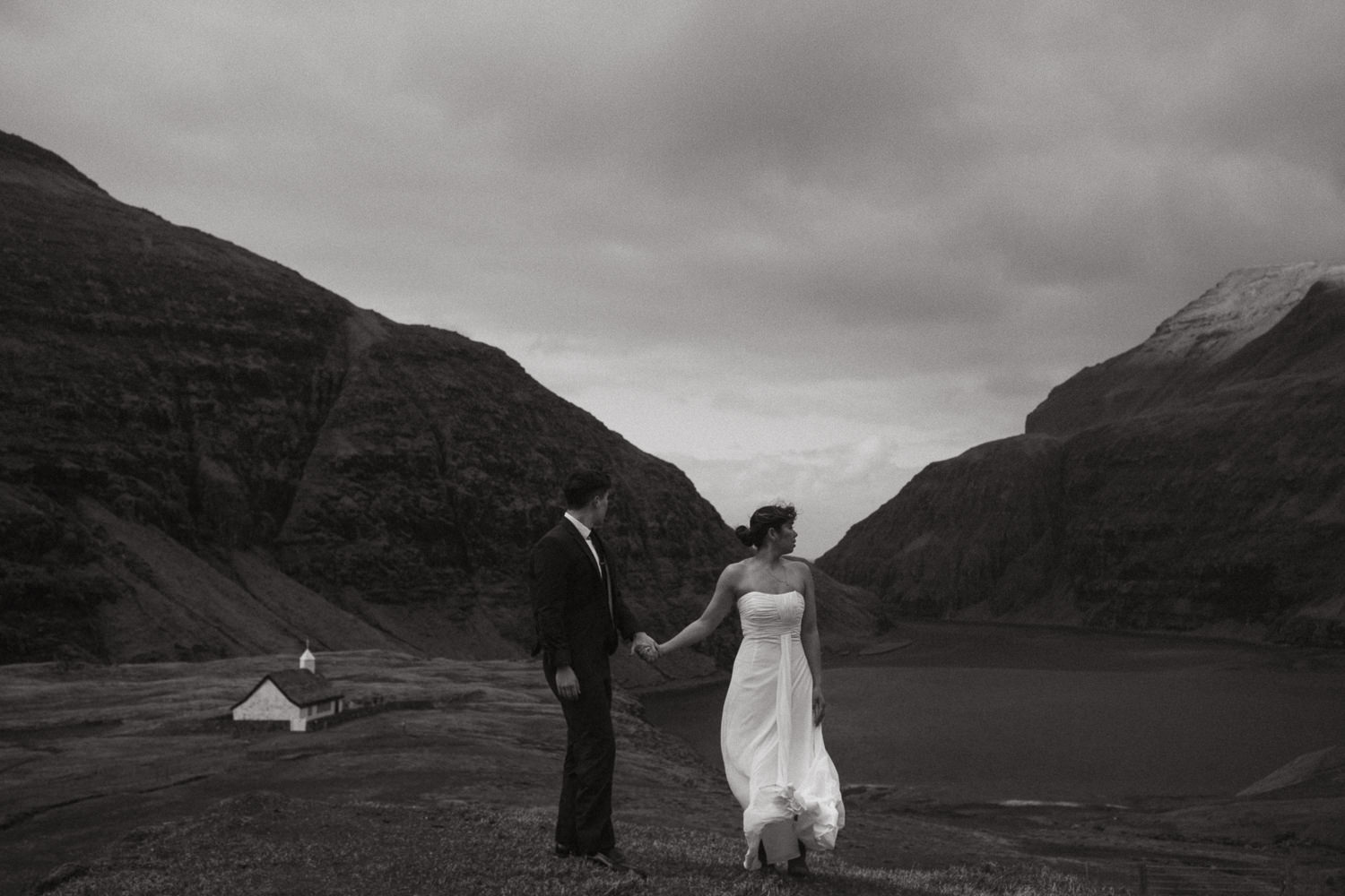Black and white elopement portrait of a couple in the Faroe Islands