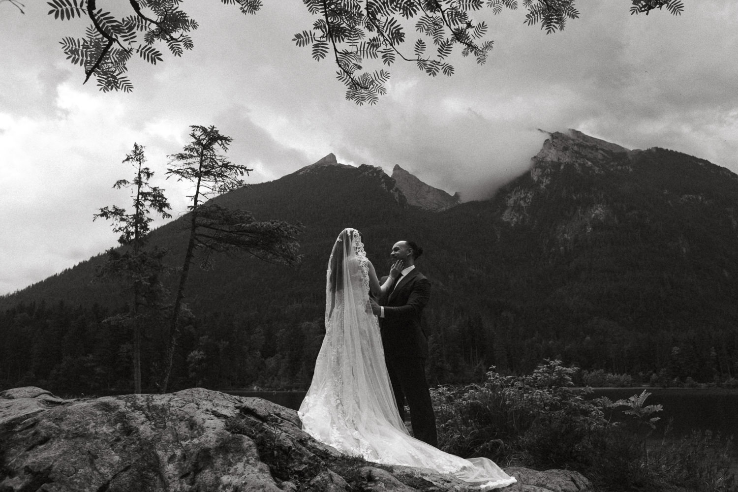 An elopement couple in Berchtesgaden Nationalpark